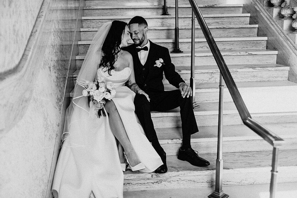 Boise elopement photographer capturing Idaho State Capitol elopement